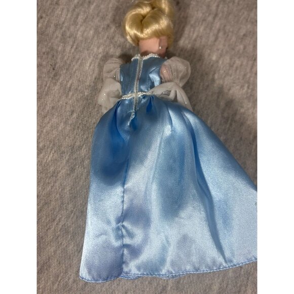 Disney Princess Cinderella Holiday Brass Key Porcelain Keepsake Doll - Picture 3 of 5